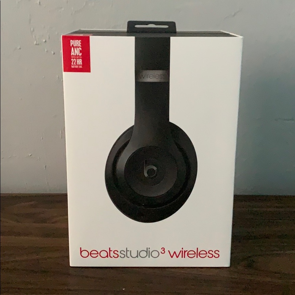 Beats studio3 headphones with noise cancellation